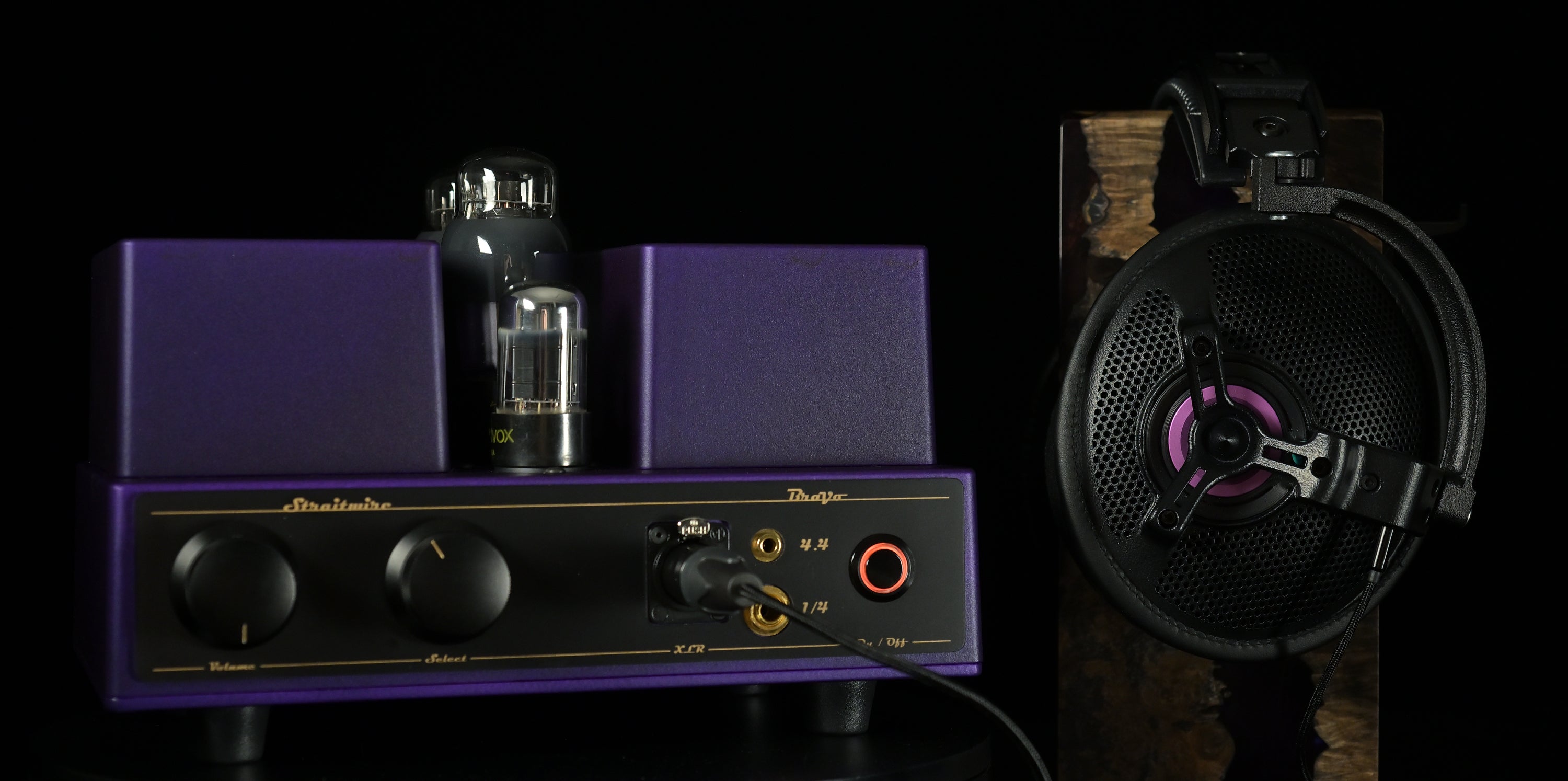 ETA ULI AlNiCo open-back headphone paired with the Bravo 6V6 tube amplifier