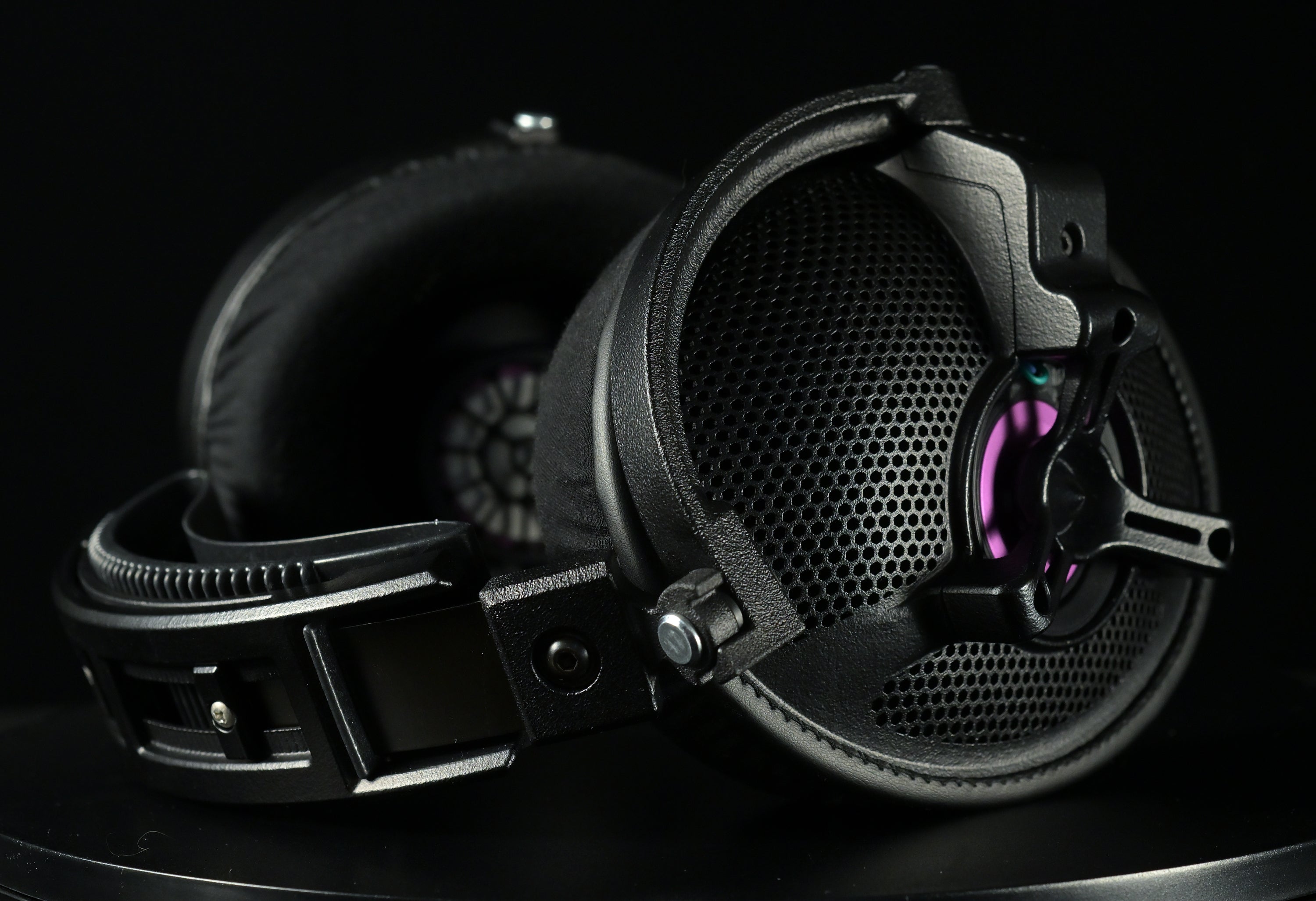 ETA ULI AlNiCo open-back headphone, front three-quarter view
